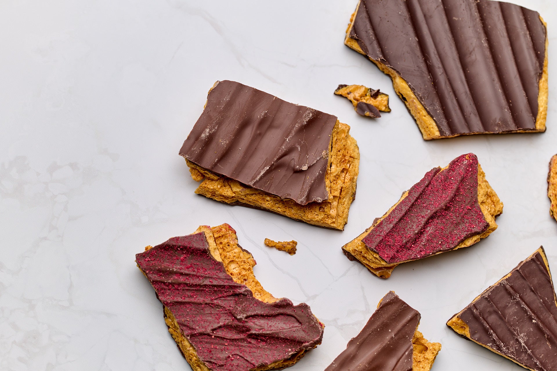 Honeycomb | Raspberry | French Dark Chocolate | 62% cacao |100g